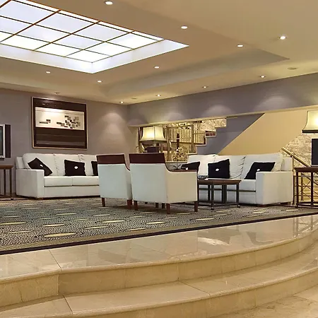 里斯本旅行公园酒店 3*