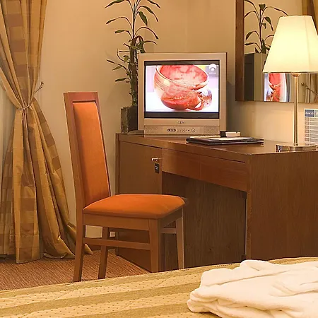 里斯本旅行公园酒店 3*