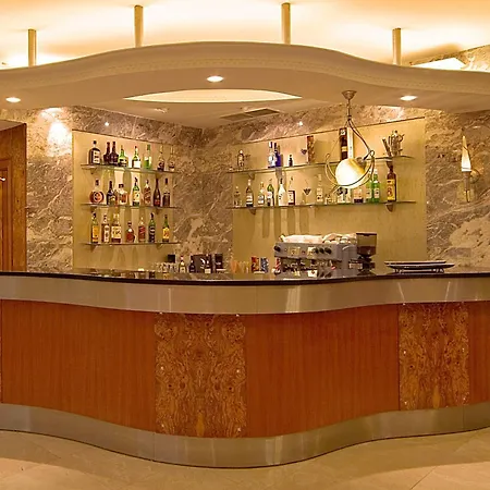 里斯本旅行公园酒店 3*